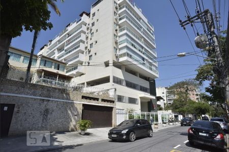 Apartamento à venda com 187m², 4 quartos e 2 vagas Apartamento à venda com 187m², 4 quartos e 2 vagasFachada