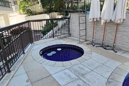 Apartamento à venda com 84m², 3 quartos e 1 vaga Apartamento à venda com 84m², 3 quartos e 1 vagaÁrea comum - Piscina