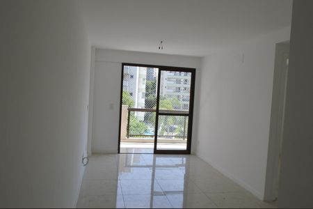 Apartamento à venda com 84m², 3 quartos e 1 vaga Apartamento à venda com 84m², 3 quartos e 1 vagaSala