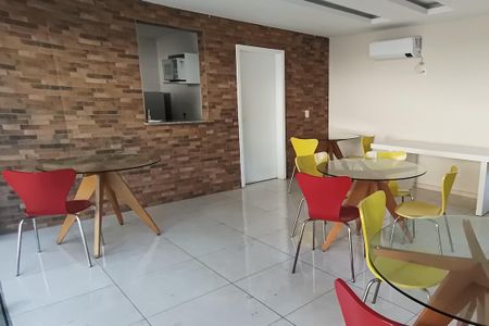 Apartamento à venda com 84m², 3 quartos e 1 vaga Apartamento à venda com 84m², 3 quartos e 1 vagaÁrea comum - Salão de festas