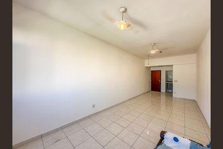 Apartamento para alugar com 42m², 1 quarto e sem vagaSala/Quarto