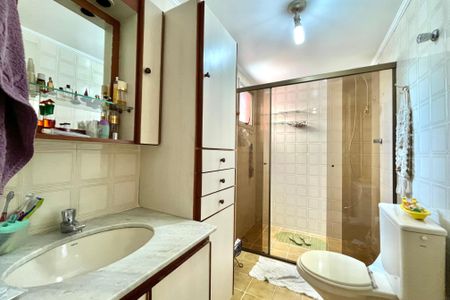 Apartamento à venda com 70m², 2 quartos e 2 vagas Apartamento à venda com 70m², 2 quartos e 2 vagasBanheiro