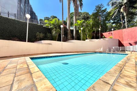 Apartamento à venda com 70m², 2 quartos e 2 vagas Apartamento à venda com 70m², 2 quartos e 2 vagasÁrea comum - Piscina