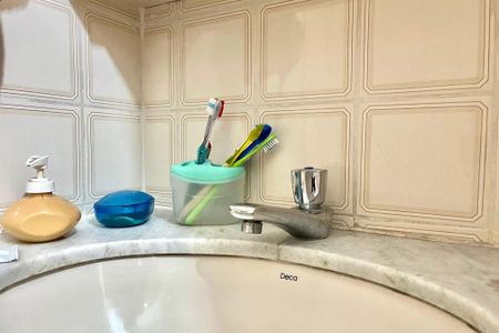 Apartamento à venda com 70m², 2 quartos e 2 vagas Apartamento à venda com 70m², 2 quartos e 2 vagasBanheiro