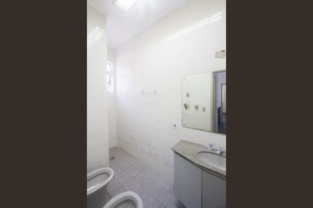 Casa à venda com 350m², 3 quartos e 3 vagasBanheiro 2