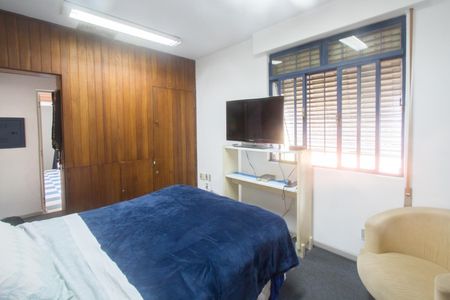 Casa à venda com 350m², 3 quartos e 3 vagasSuíte