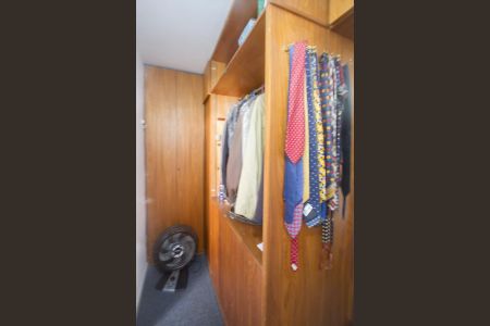 Casa à venda com 350m², 3 quartos e 3 vagasCloset Suíte