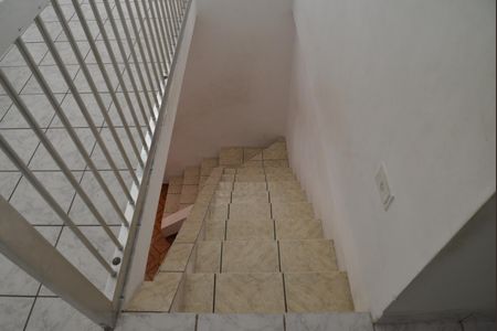 Casa à venda com 275m², 3 quartos e 2 vagasEscada