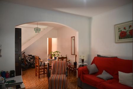 Casa à venda com 275m², 3 quartos e 2 vagasSala