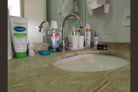 Apartamento à venda com 65m², 2 quartos e 1 vagaBanheiro da Suíte