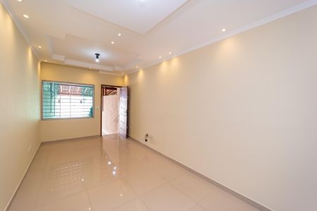 Casa à venda com 112m², 2 quartos e 2 vagasSala