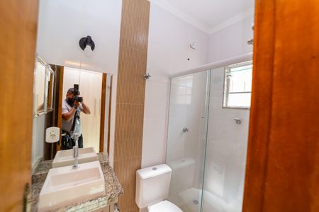 Casa à venda com 112m², 2 quartos e 2 vagasBanheiro do Quarto 1
