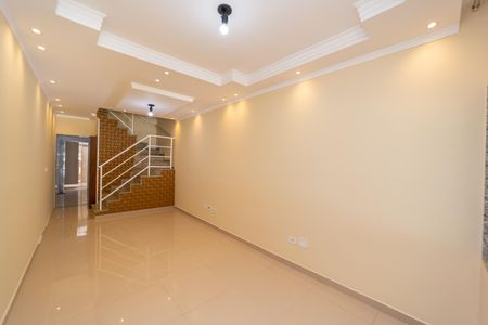 Casa à venda com 112m², 2 quartos e 2 vagasSala