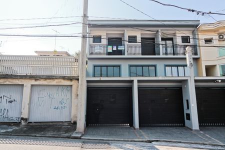 Casa à venda com 190m², 3 quartos e 3 vagasFachada + placa