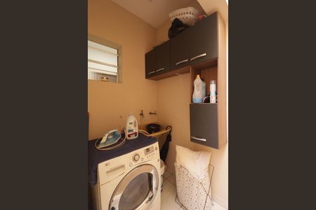 Casa à venda com 160m², 2 quartos e 2 vagas Casa à venda com 160m², 2 quartos e 2 vagas Área de Serviço