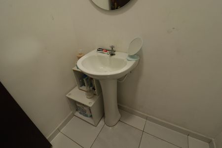 Casa à venda com 160m², 2 quartos e 2 vagas Casa à venda com 160m², 2 quartos e 2 vagasBanheiro Social