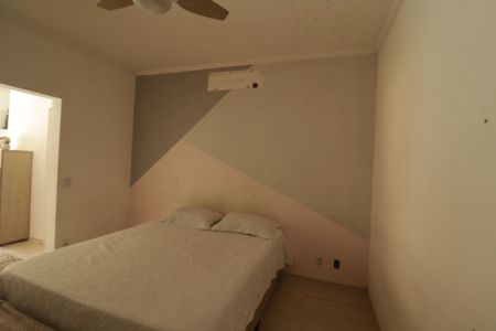 Casa à venda com 160m², 2 quartos e 2 vagas Casa à venda com 160m², 2 quartos e 2 vagasSuíte