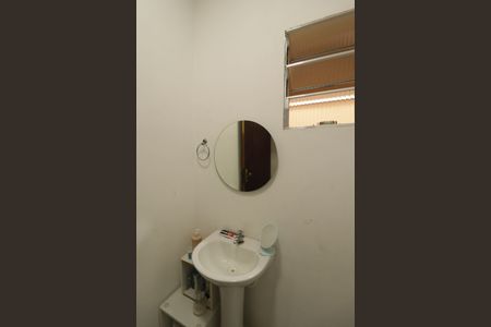 Casa à venda com 160m², 2 quartos e 2 vagas Casa à venda com 160m², 2 quartos e 2 vagasBanheiro Social