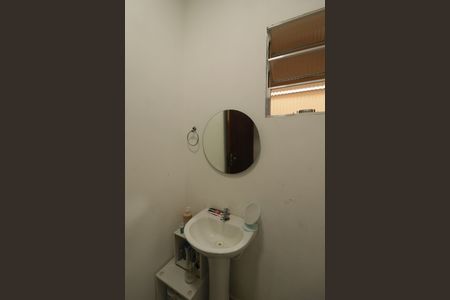 Casa à venda com 160m², 2 quartos e 2 vagas Casa à venda com 160m², 2 quartos e 2 vagasBanheiro Social