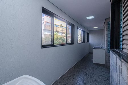 Apartamento para alugar com 55m², 2 quartos e sem vaga Apartamento para alugar com 55m², 2 quartos e sem vagaCozinha e Área de Serviço