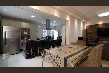 Casa para alugar com 190m², 3 quartos e 3 vagas Casa para alugar com 190m², 3 quartos e 3 vagasCozinha