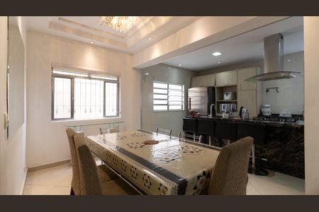 Casa para alugar com 190m², 3 quartos e 3 vagas Casa para alugar com 190m², 3 quartos e 3 vagasCozinha