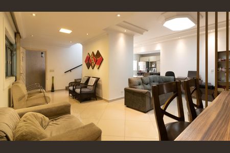 Casa para alugar com 190m², 3 quartos e 3 vagas Casa para alugar com 190m², 3 quartos e 3 vagasSala