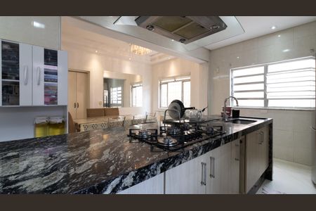 Casa para alugar com 190m², 3 quartos e 3 vagas Casa para alugar com 190m², 3 quartos e 3 vagasCozinha