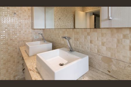 Casa para alugar com 190m², 3 quartos e 3 vagas Casa para alugar com 190m², 3 quartos e 3 vagasBanheiro da Suíte