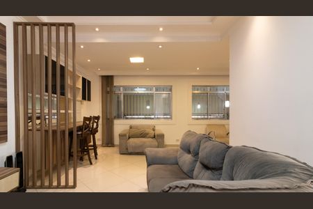 Casa para alugar com 190m², 3 quartos e 3 vagas Casa para alugar com 190m², 3 quartos e 3 vagasSala