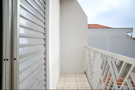 Casa à venda com 220m², 4 quartos e 4 vagas Casa à venda com 220m², 4 quartos e 4 vagasVaranda - Suite