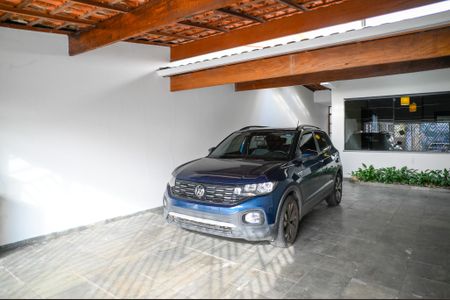 Casa à venda com 220m², 4 quartos e 4 vagas Casa à venda com 220m², 4 quartos e 4 vagasGaragem