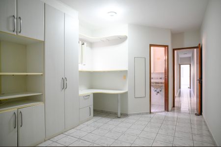 Casa à venda com 220m², 4 quartos e 4 vagas Casa à venda com 220m², 4 quartos e 4 vagasQuarto 1 - Suite