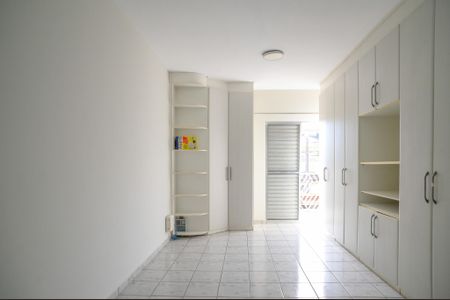 Casa à venda com 220m², 4 quartos e 4 vagas Casa à venda com 220m², 4 quartos e 4 vagasQuarto 1 - Suite