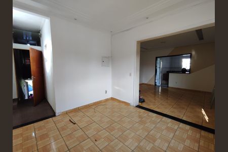 Casa para alugar com 135m², 3 quartos e 1 vaga Casa para alugar com 135m², 3 quartos e 1 vagaSala