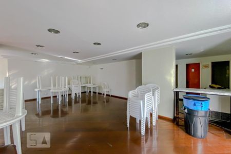 Apartamento à venda com 84m², 3 quartos e 2 vagasCondomínio - Salão de Festas