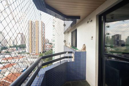 Apartamento à venda com 84m², 3 quartos e 2 vagasVaranda