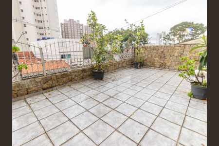 Casa à venda com 400m², 4 quartos e 2 vagas Casa à venda com 400m², 4 quartos e 2 vagasTerraço / Varanda