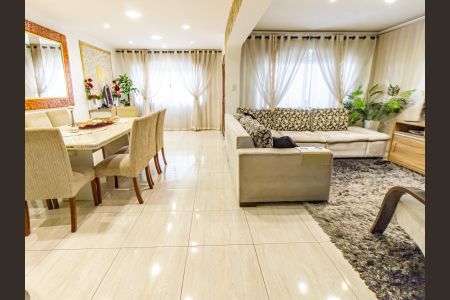 Casa à venda com 400m², 4 quartos e 2 vagas Casa à venda com 400m², 4 quartos e 2 vagasSala