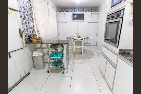 Casa à venda com 400m², 4 quartos e 2 vagas Casa à venda com 400m², 4 quartos e 2 vagasCozinha