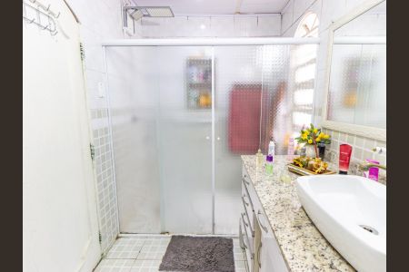 Casa à venda com 400m², 4 quartos e 2 vagas Casa à venda com 400m², 4 quartos e 2 vagasBanheiro