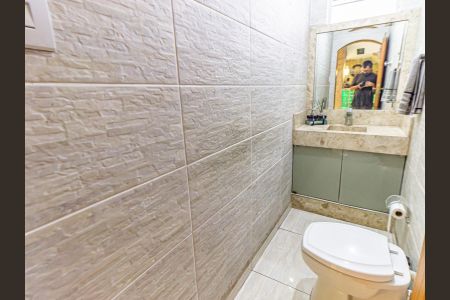 Casa à venda com 400m², 4 quartos e 2 vagas Casa à venda com 400m², 4 quartos e 2 vagasLavabo