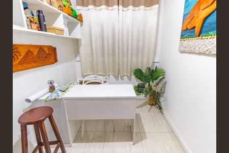 Casa à venda com 400m², 4 quartos e 2 vagas Casa à venda com 400m², 4 quartos e 2 vagasEscritório