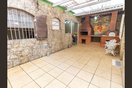 Casa à venda com 400m², 4 quartos e 2 vagas Casa à venda com 400m², 4 quartos e 2 vagasQuintal