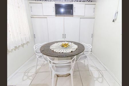 Casa à venda com 400m², 4 quartos e 2 vagas Casa à venda com 400m², 4 quartos e 2 vagasCozinha