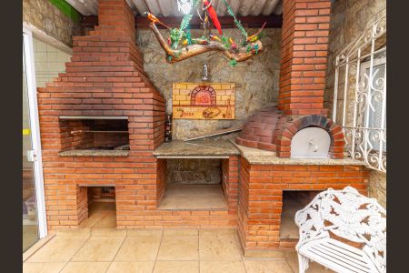 Casa à venda com 400m², 4 quartos e 2 vagas Casa à venda com 400m², 4 quartos e 2 vagasQuintal