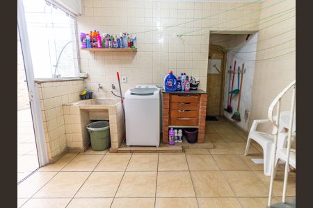 Casa à venda com 400m², 4 quartos e 2 vagas Casa à venda com 400m², 4 quartos e 2 vagasÁrea de Serviço