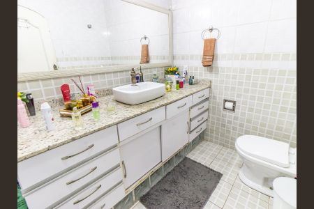Casa à venda com 400m², 4 quartos e 2 vagas Casa à venda com 400m², 4 quartos e 2 vagasBanheiro