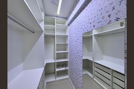 Apartamento para alugar com 82m², 2 quartos e 1 vaga Apartamento para alugar com 82m², 2 quartos e 1 vagaSuíte 1 - Closet