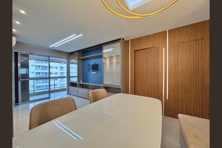 Apartamento para alugar com 82m², 2 quartos e 1 vaga Apartamento para alugar com 82m², 2 quartos e 1 vagaSala